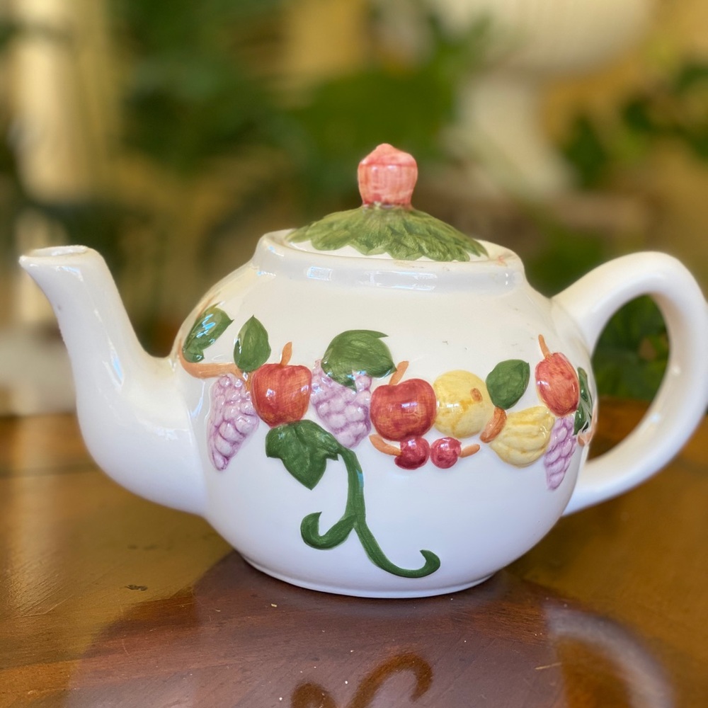 VINTAGE teapot